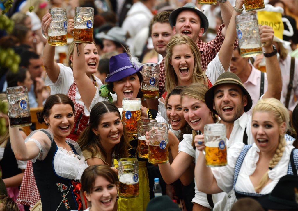 Oktoberfest. 10 ciekawostek o największym święcie piwa Polski Obserwator