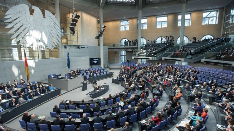 Debatte im Bundestag über Impfpflicht