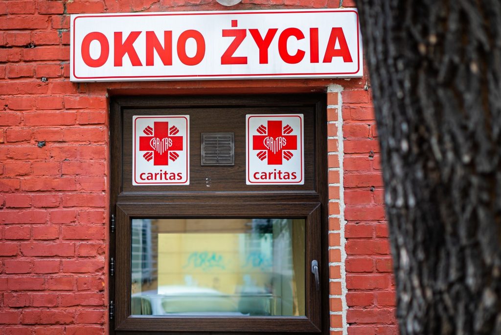 alarm w oknie życia