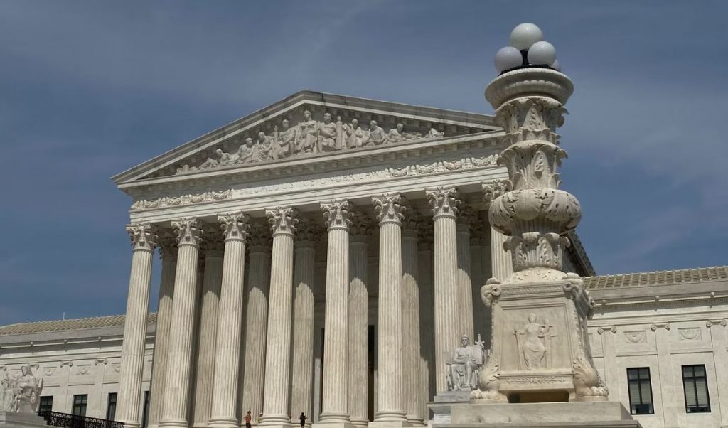 Sąd Najwyższy USA uchylił prawo do aborcji