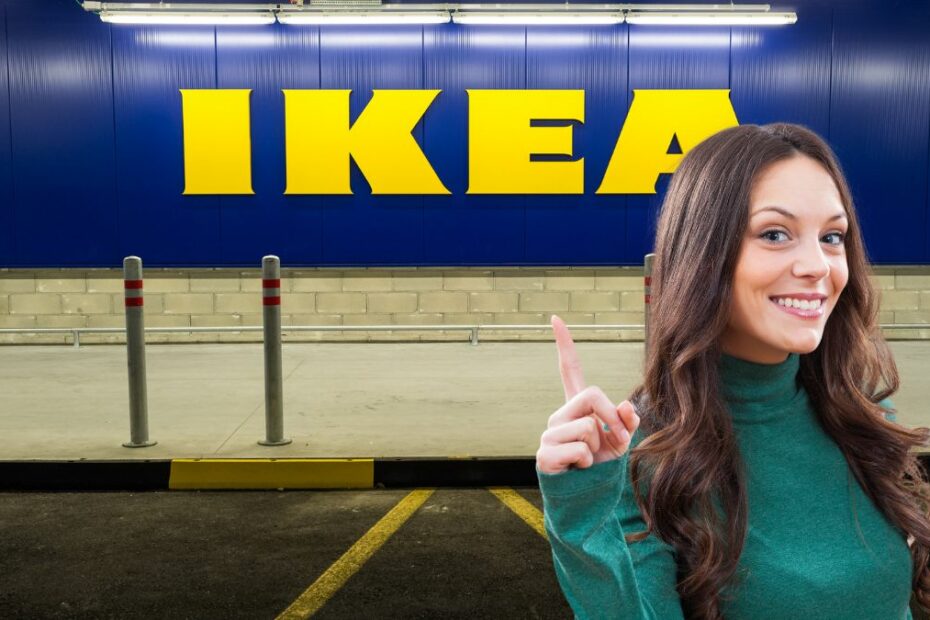 17 000 euro za fotel z IKEA. Te modele są dziś warte fortunę Foto: Kobieta na tle logo IKEA