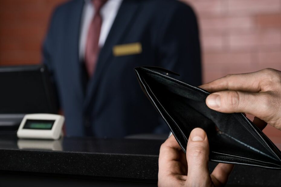 para przez dwa lata mieszkała w hotelu