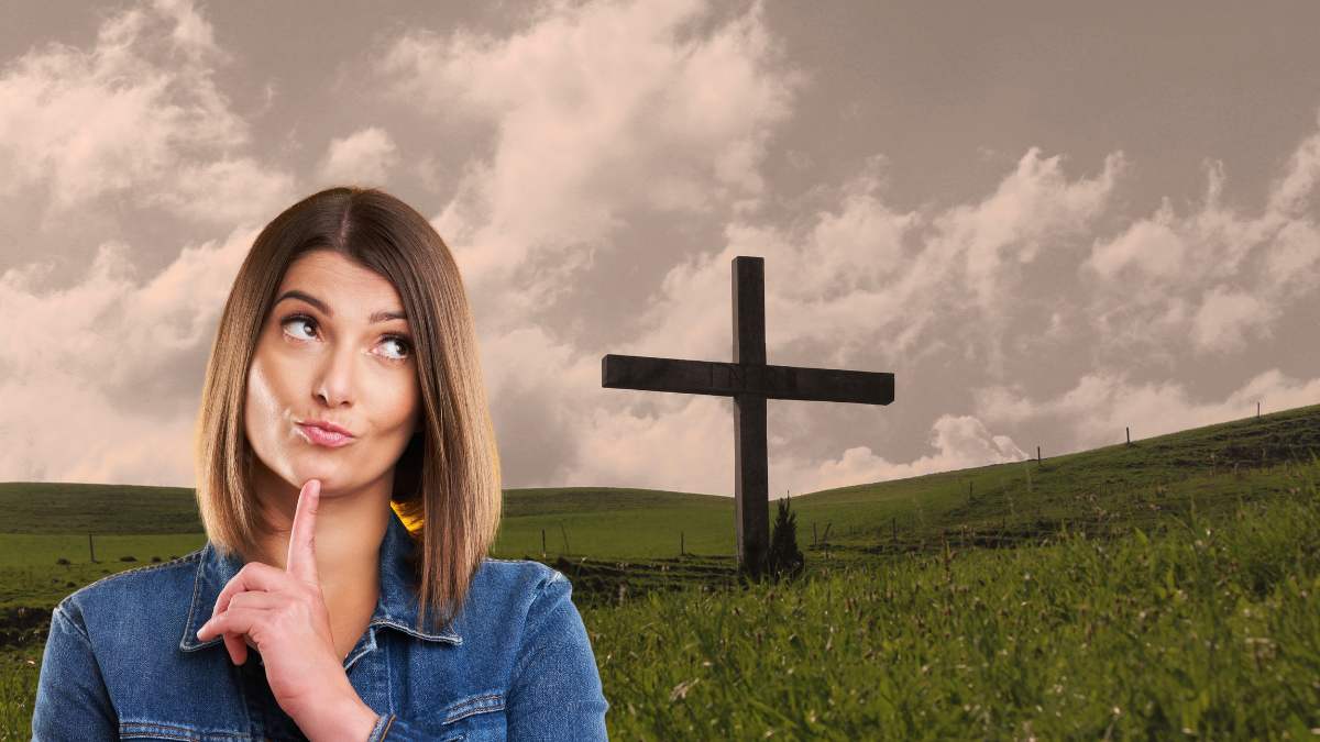 Zielone krzyże przy drodze