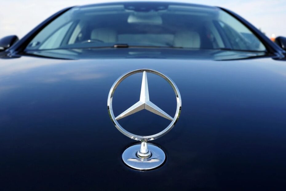 Mercedes na skraju przepaści finansowej