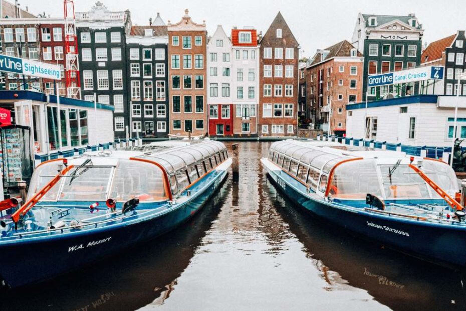 Amsterdam próbuje odstraszyć kłopotliwych turystów