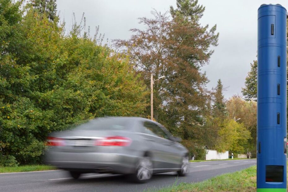 Niebieskie kolumny na niemieckich drogach