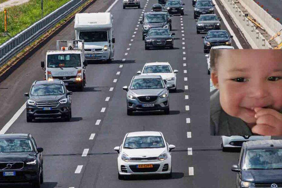 Na poboczu autostrady znaleziono raczkujące dziecko