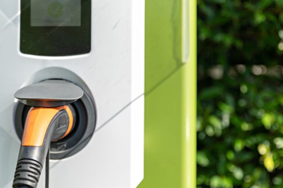 hałas podczas ładowania samochodów elektrycznych