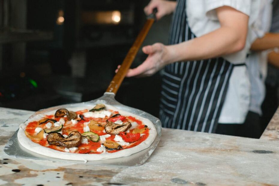 pracownik miesiącami okradał pizzerię