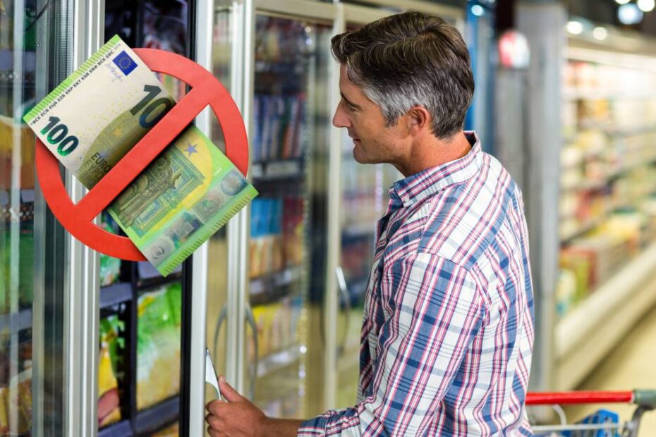Pierwszy supermarket rezygnuje z gotówki