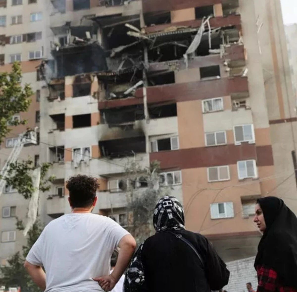 Izrael atakuje Iran: Eksplozje w Teheranie, ostrzelane obiekty nuklearne, przywódca terrorystów zabity