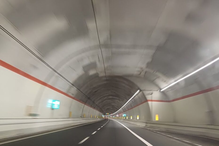 Tunel pod Odrą – najdłuższy tunel drogowy w Polsce Foto: tunel