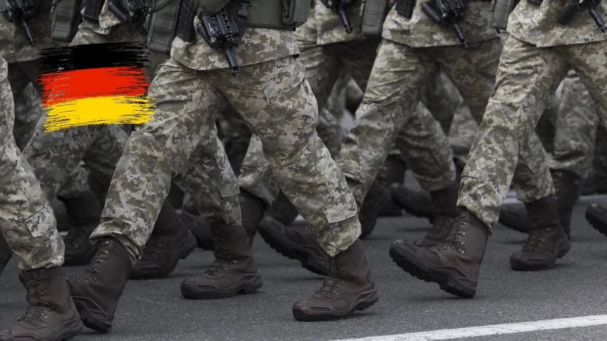 Niemcy przygotowują się do przywrócenia obowiązkowej służby wojskowej Foto: Maszerujący żołniezrze Bundeswehry