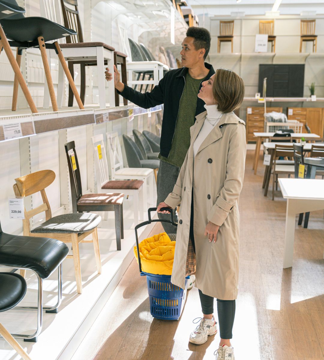 IKEA wprowadza nową funkcję przy kasach. zdjęcie para na zakupach