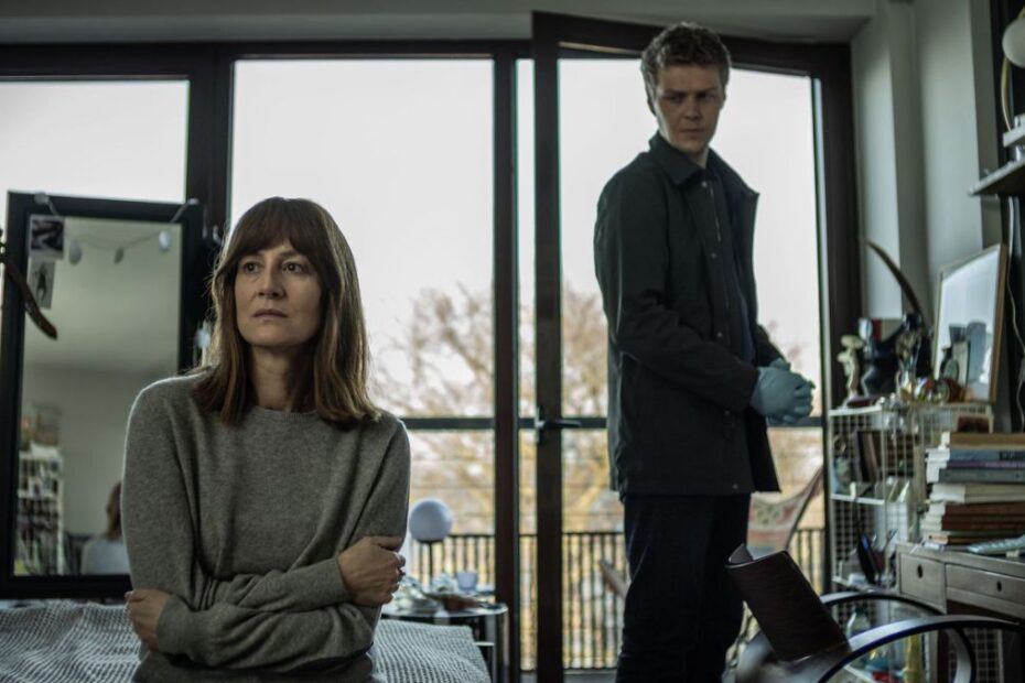 Kryminały z Polski na Netflixie. zdjęcie główni bohaterowie filmu kolory zła czerwień