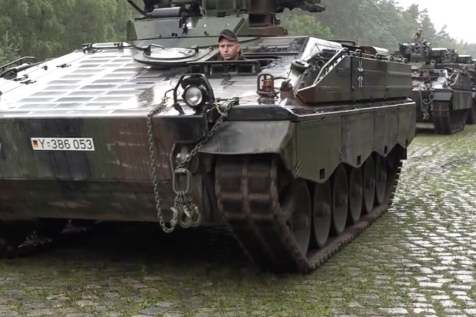 Transport niemieckich czołgów jedzie przez Polskę