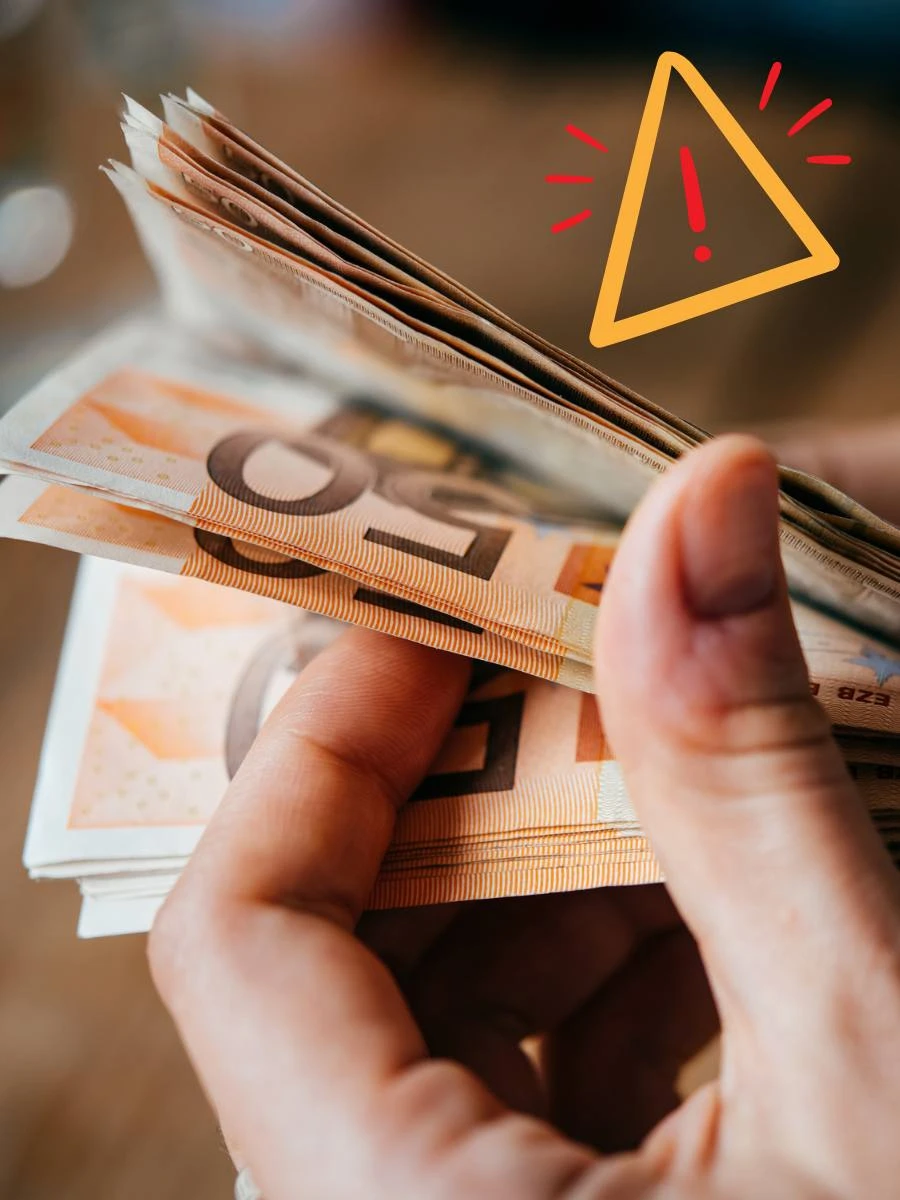 Podwyżka Minijob w 2026 Na zdjęciu banknoty 50 euro i ręka