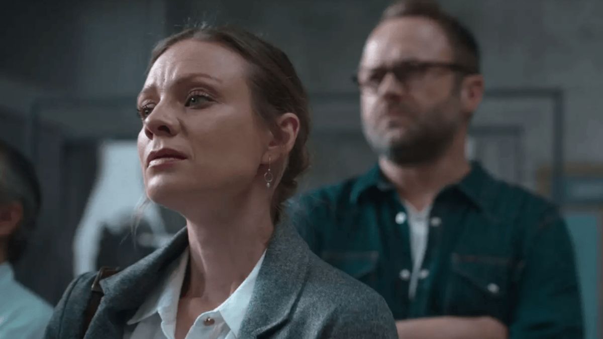 Ekranizacje powieści Harlana Cobena na Netflixie. zdjęcie zachowaj spokój serial kobieta i mężczyzna