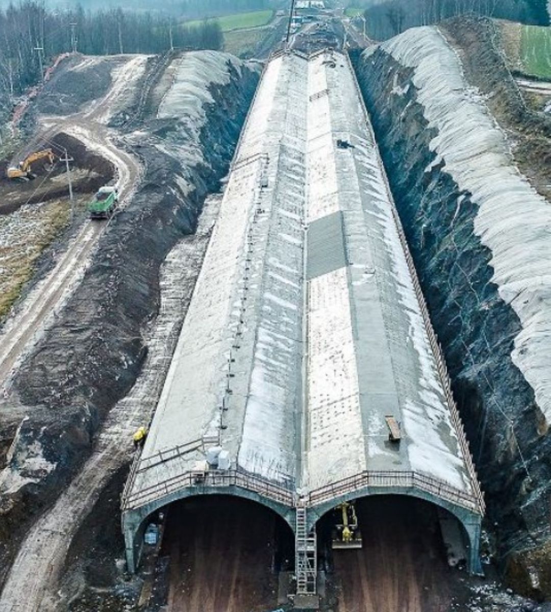 droga ekspresowa zmieniła region nie do poznania Foto tunel drogowy w budowie