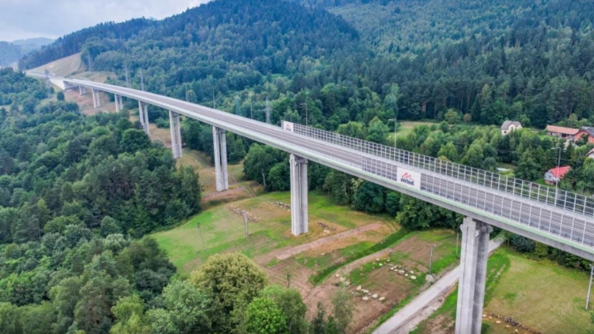 kierowcy pojadą nowa trasą przez Beskidy Foto: wiadukt na drodze ekspresowej S1