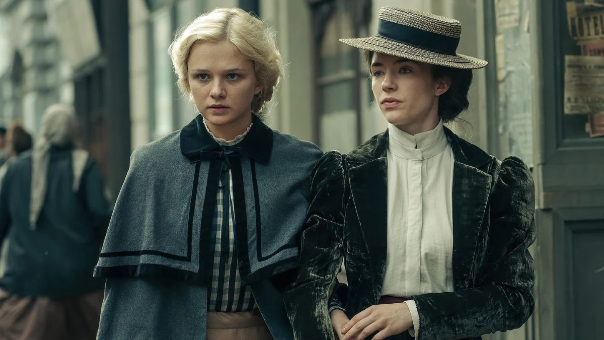 Polowanie na ćmy Netflix recenzja. zdjęcie główne postacie 