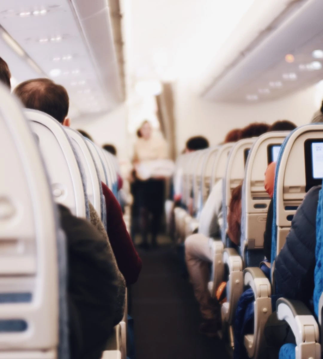 Co najczęściej kradną pasażerowie w samolotach. zdjęcie pokład samolotu