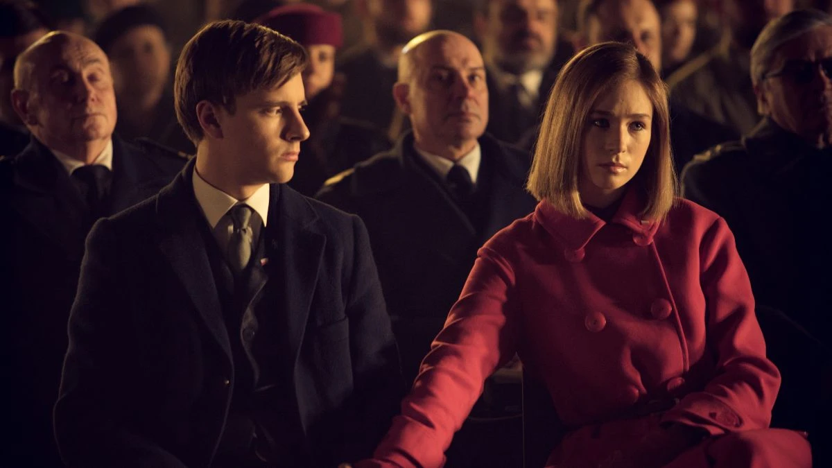 polski serial 1983 na Netflixie. zdjęcie główni bohaterowie