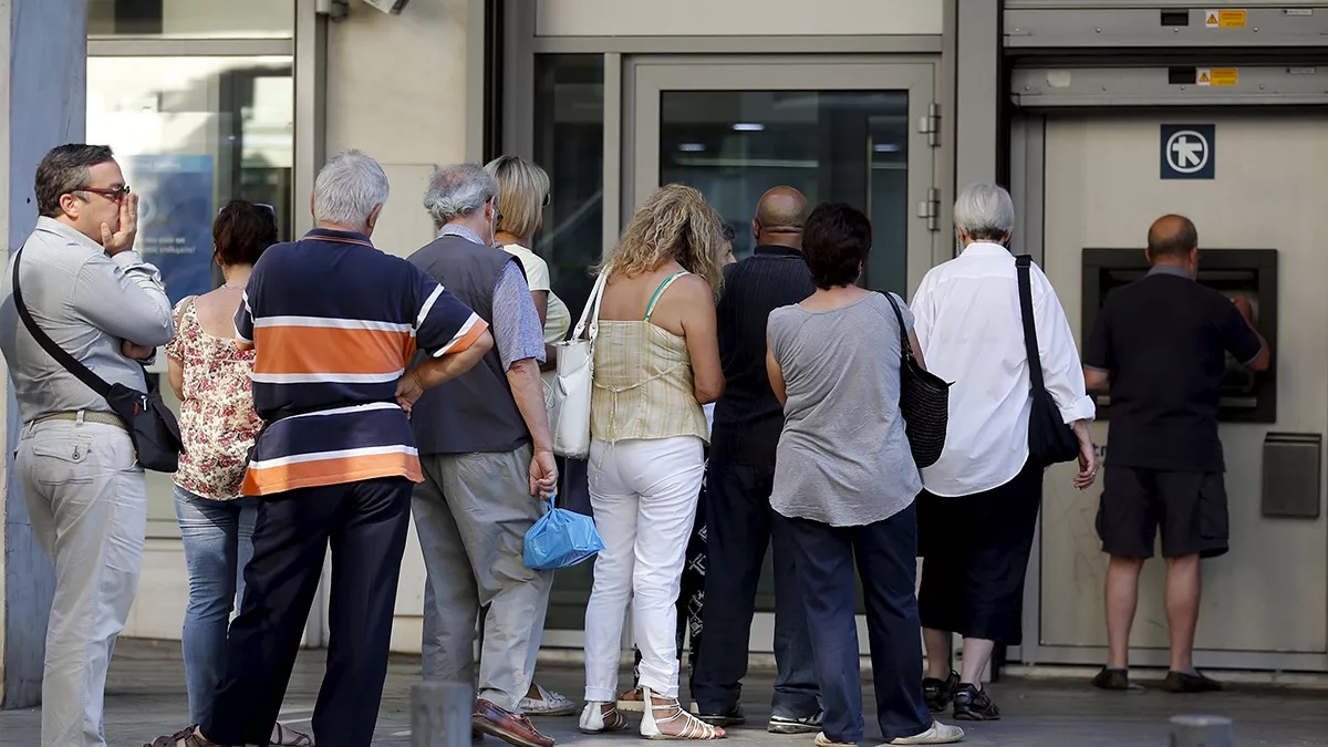 Banki w Europie zalecają trzymanie gotówki w domu