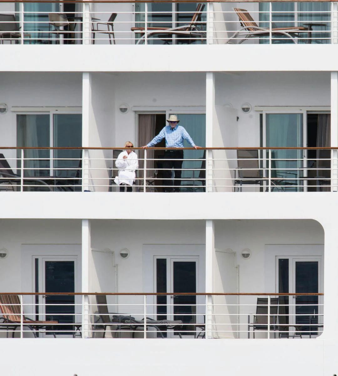 Życie na statku zamiast domu seniora Foto: Para na statku wycieczkowym