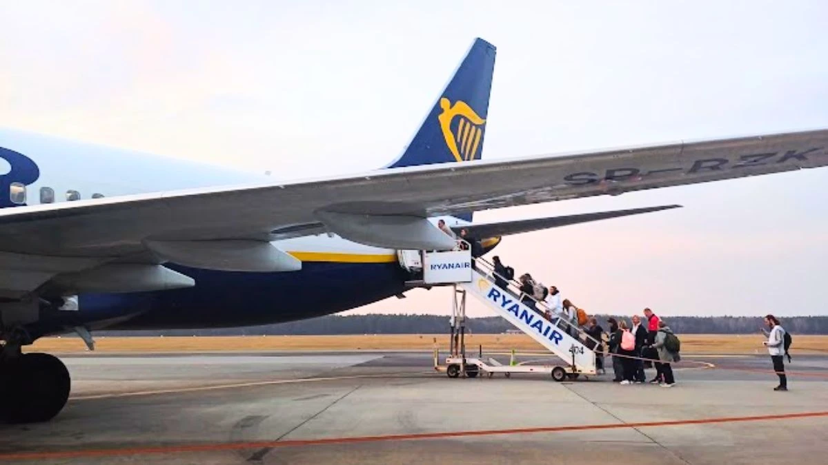 Od listopada znikają papierowe karty pokładowe Foto: samolot ryanair