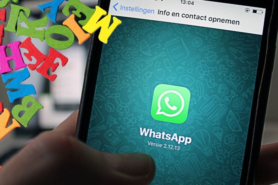 Jak pisać kolorowymi literami na WhatsApp?
