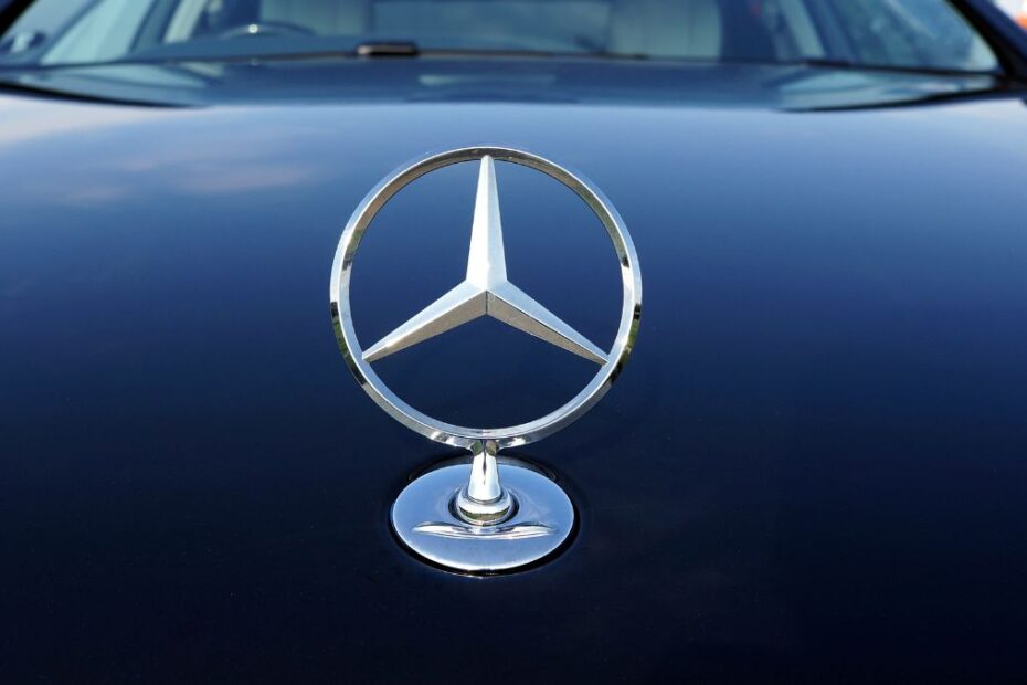 Nowy kierunek Mercedesa – wiatr zamiast benzyny.