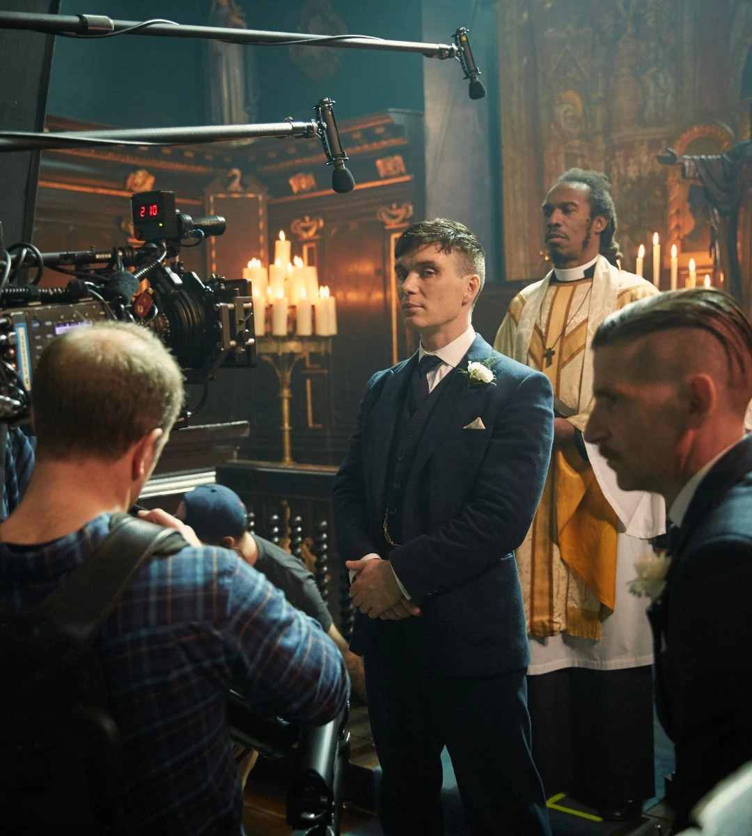 Nowy serial Peaky Blinders. zdjęcie cillian murphy na planie 