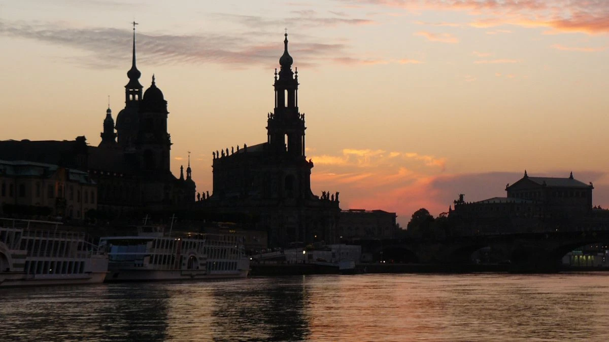 10 najpiękniejszych małych miasteczek północnych Niemiec, które warto odwiedzić Foto: Widok na jedno z najpiękniejszych małych miasteczek w północnych Niemczech