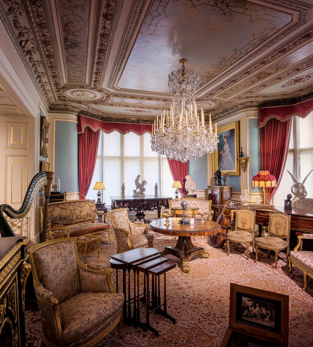 Darmowy listopad 2025 Foto: wnętrze zamku 