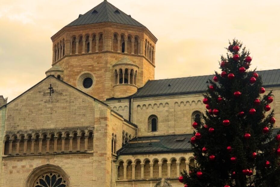 Trzy włoskie miasta które lepiej odwiedzić zimą Foto: Duomo w Trydencie