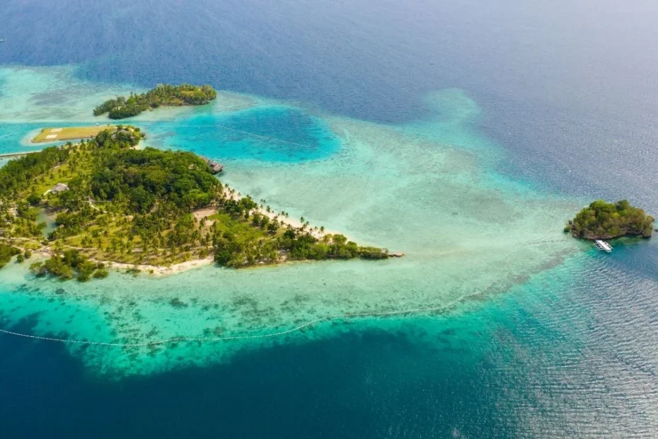 Poland na wyspie Kiritimati Foto: Widok tropikalnej wyspy na Oceanie Spokojnym