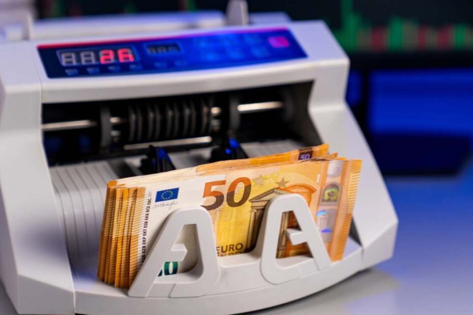 Pracownicy banku okradali klientów