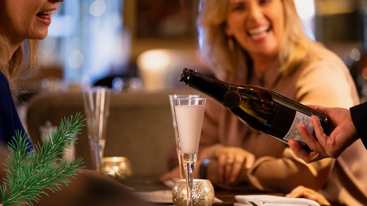 Sylwestrowe i noworoczne dania we Włoszech Foto: Kieliszki włoskiego prosecco na toast noworoczny