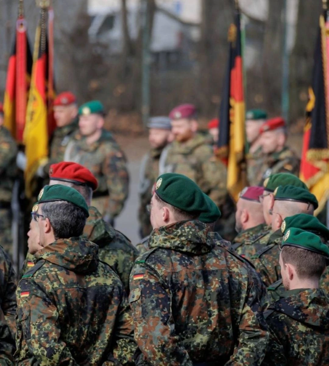 Żołnierze Bundeswehry podczas ćwiczeń, Niemcy odmawiają służby wojskowej