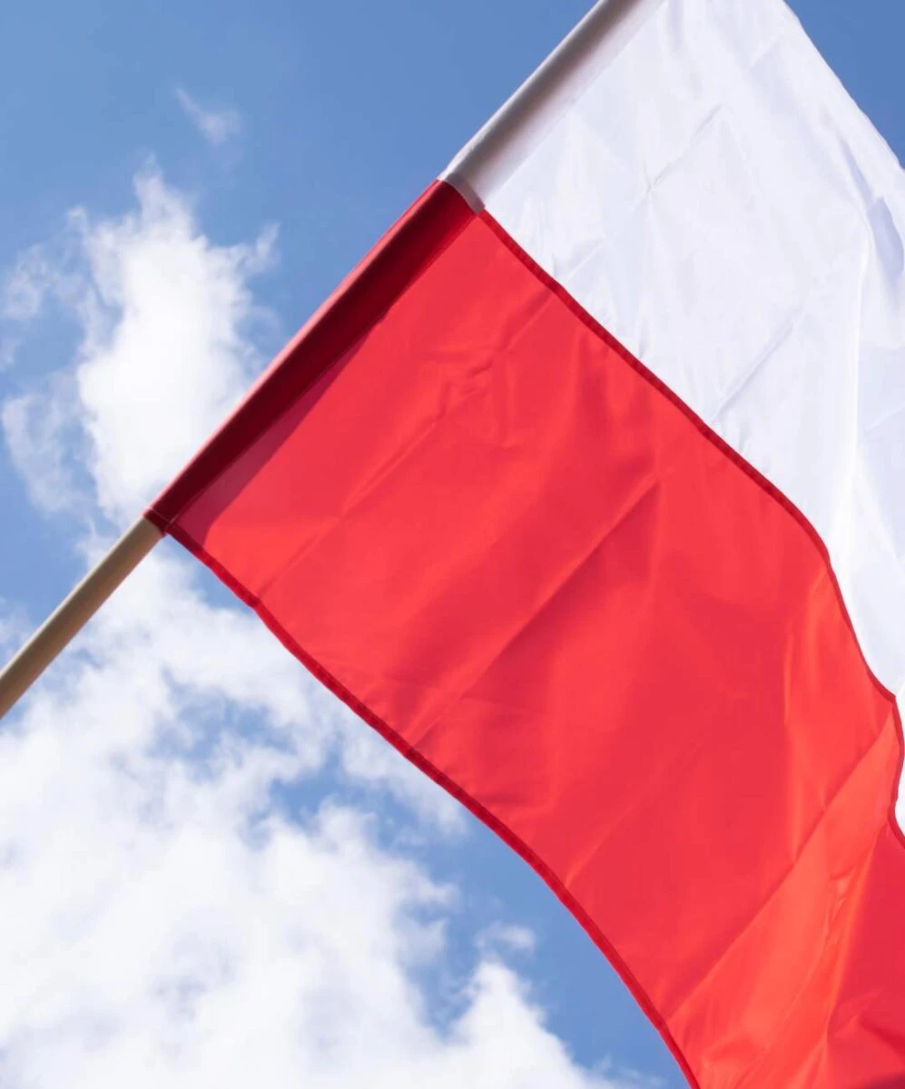 Polska wprowadza strefy zakazu dla niektórych pojazdów elektrycznych