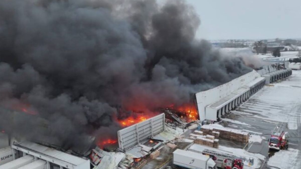 Gigantyczny pożar pod Poznaniem. Wszystko przez przesyłkę z Niemiec