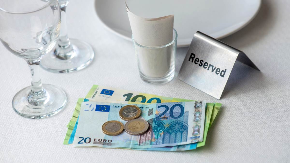 Opłata za puste krzesło w restauracji