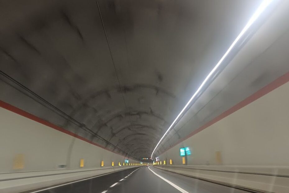 najdłuższy tunel autostradowy na świecie Foto: tunel drogowy