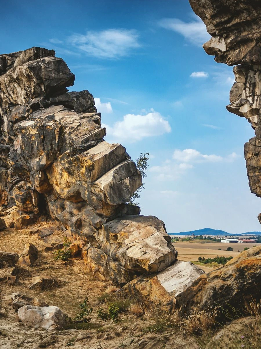 Środkowe Niemcy zachwycają naturą foto: Diabelski Mur (Teufelsmauer) w górach Harz