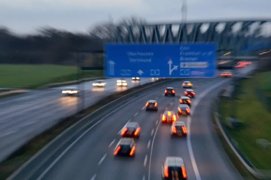 Jaką prędkością można jechać w Niemczech? Te zasady wciąż zaskakują kierowców