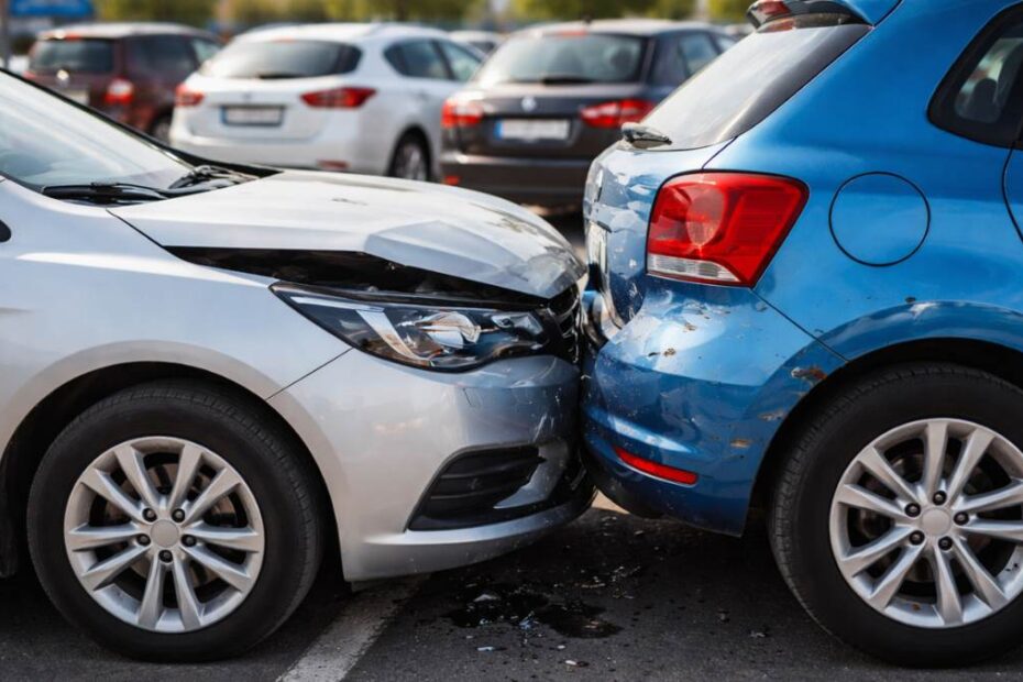 Ile czekać po stłuczce na parkingu