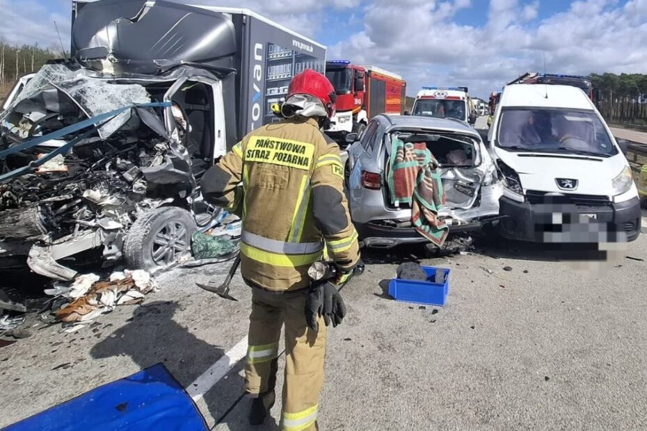 Wypadek na A2 i gigantyczne korki w kierunku granicy z Niemcami