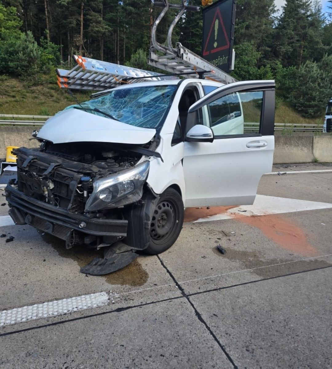 Tragiczny wypadek busa na A1. Fot. Bundespolizei.de/VU Stelle