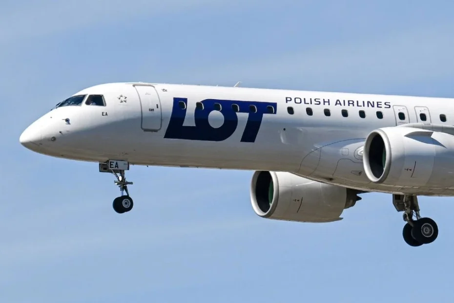 Samolot na lotnisku Mediolan-Malpensa